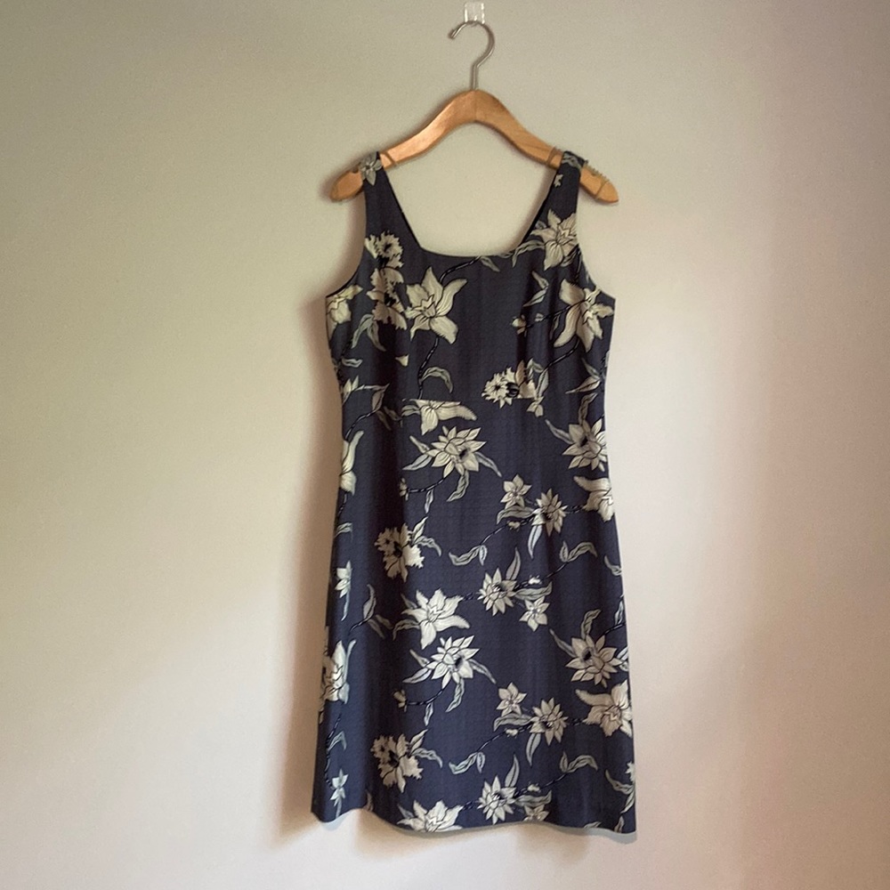 Tommy Bahama Sleeveless Shift Dress in Grey Print